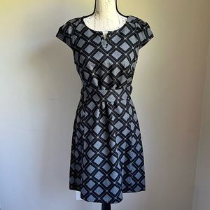 Robbie Bee Size 8 Dress Gray and Black Business